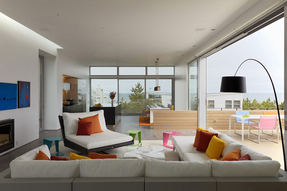 Beach-Walk-House-Modern-Sofas-Living-Space-Glass-Walls