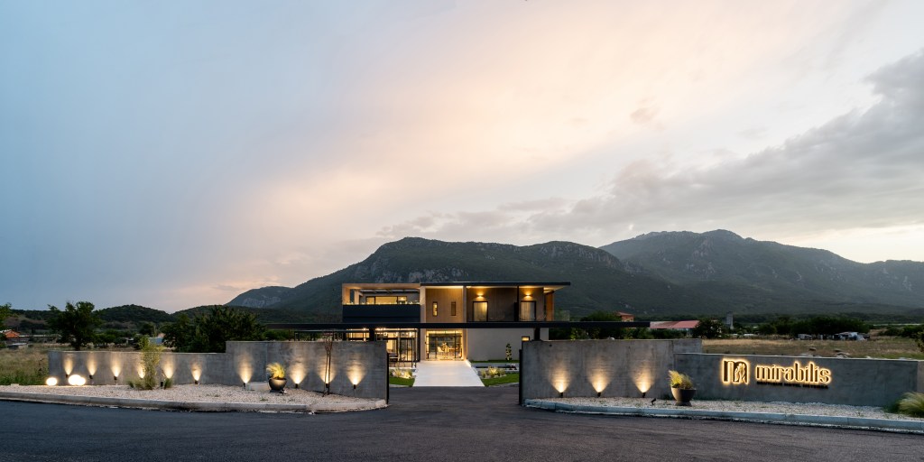 (2023) MIRABILIS BOUTIQUE HOTEL, METEORA